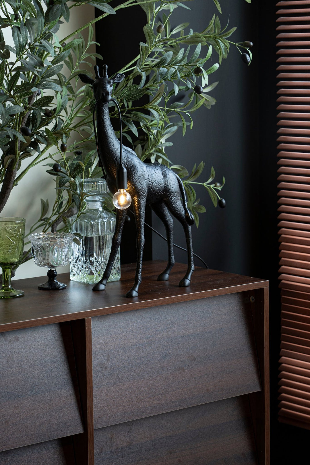 Giraffe Royale Sculpture Floor Lamp - Vakkerlight