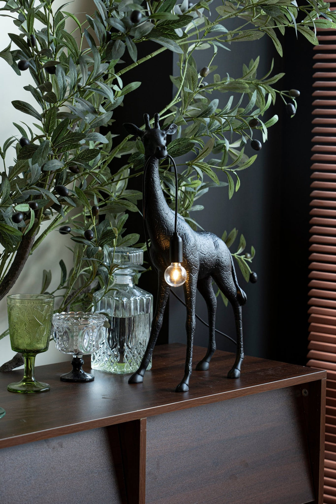 Giraffe Royale Sculpture Floor Lamp - Vakkerlight