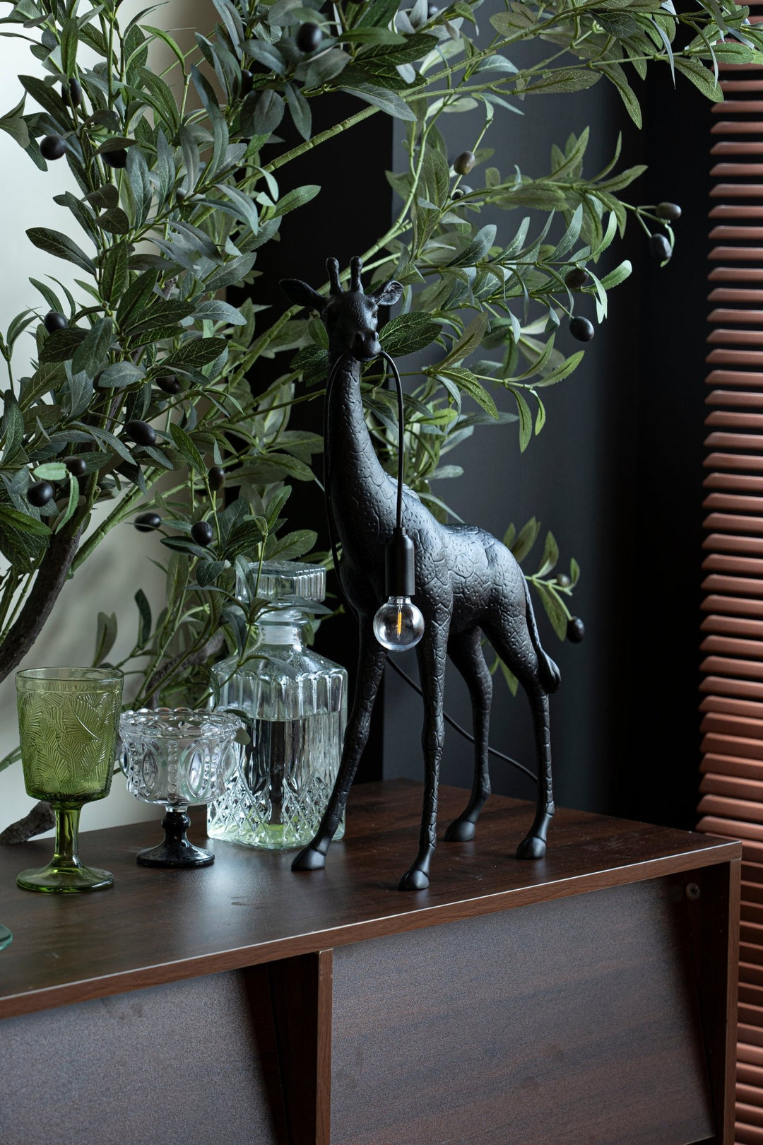 Giraffe Royale Sculpture Floor Lamp - Vakkerlight