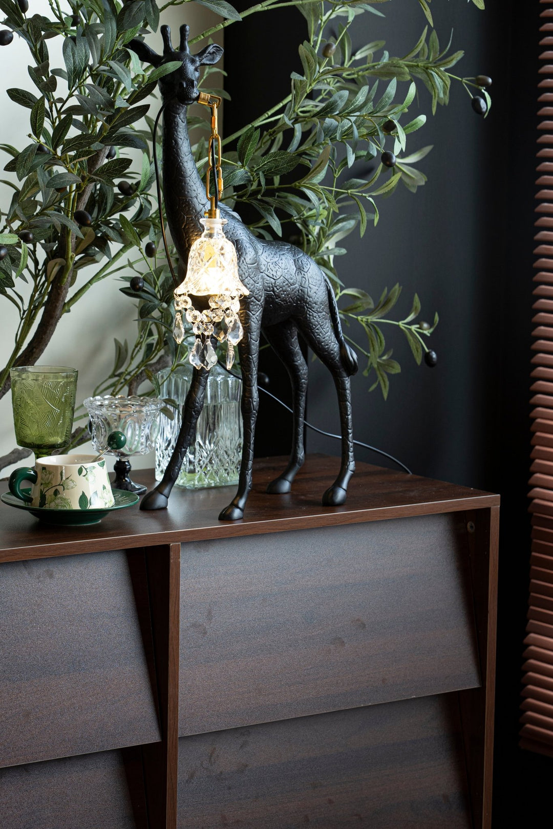 Giraffe Royale Sculpture Floor Lamp - Vakkerlight