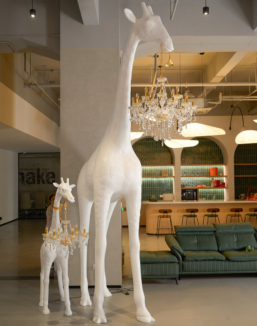 Giraffe Sculpture Floor Lamp - Vakkerlight