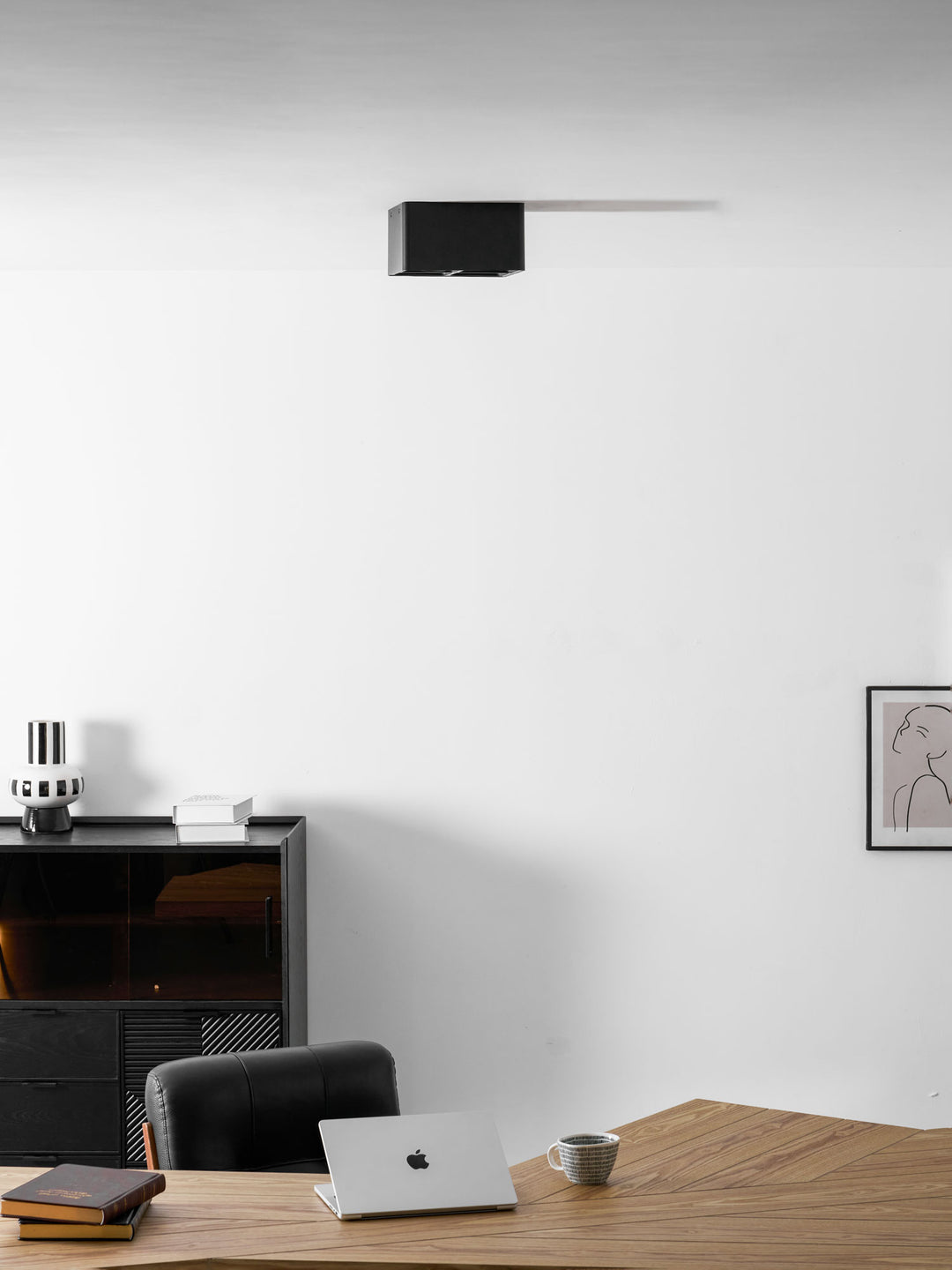 Giyan Surface Spotlight - Vakkerlight