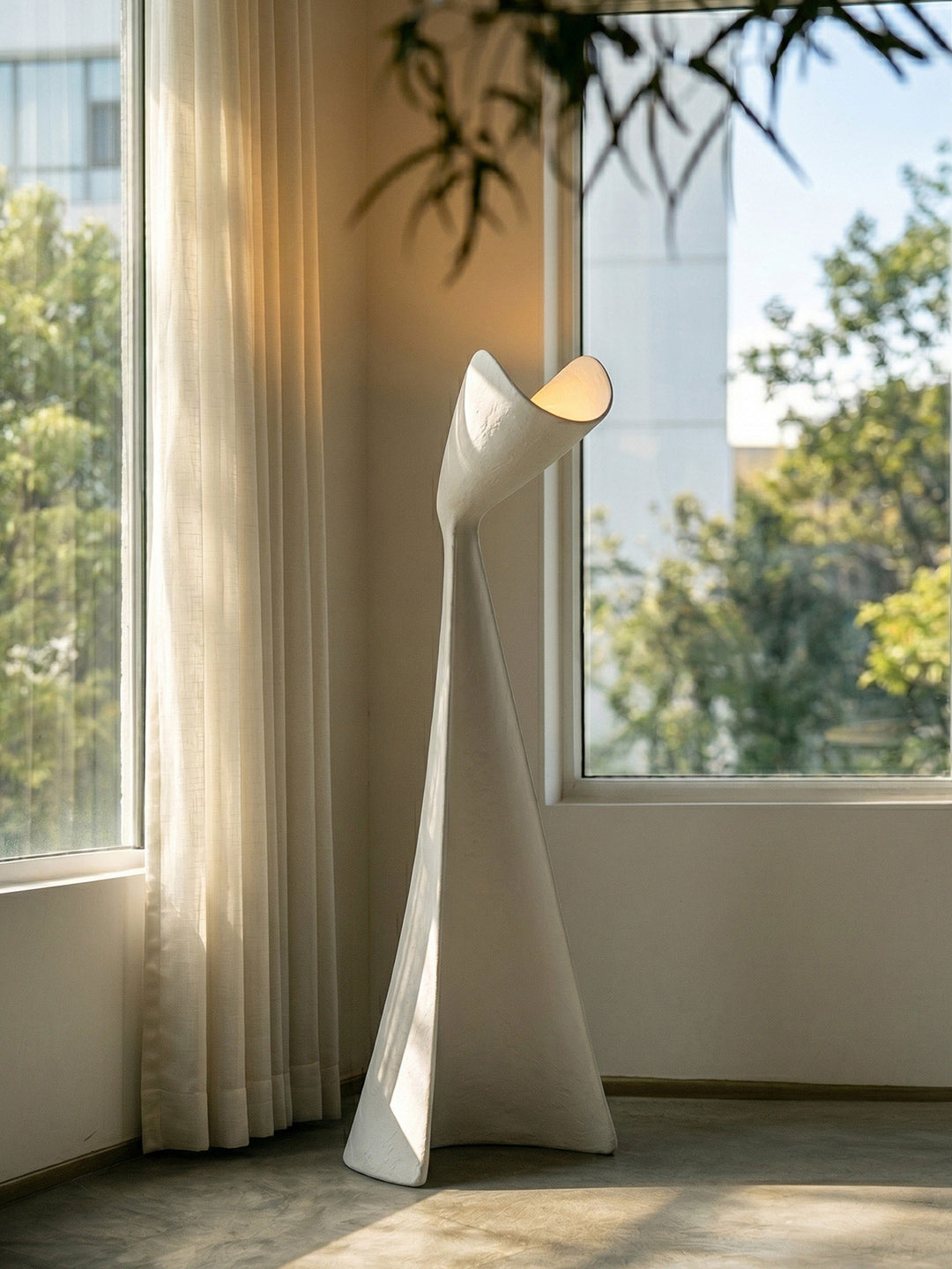 Gresia Sculptural Floor Lamp