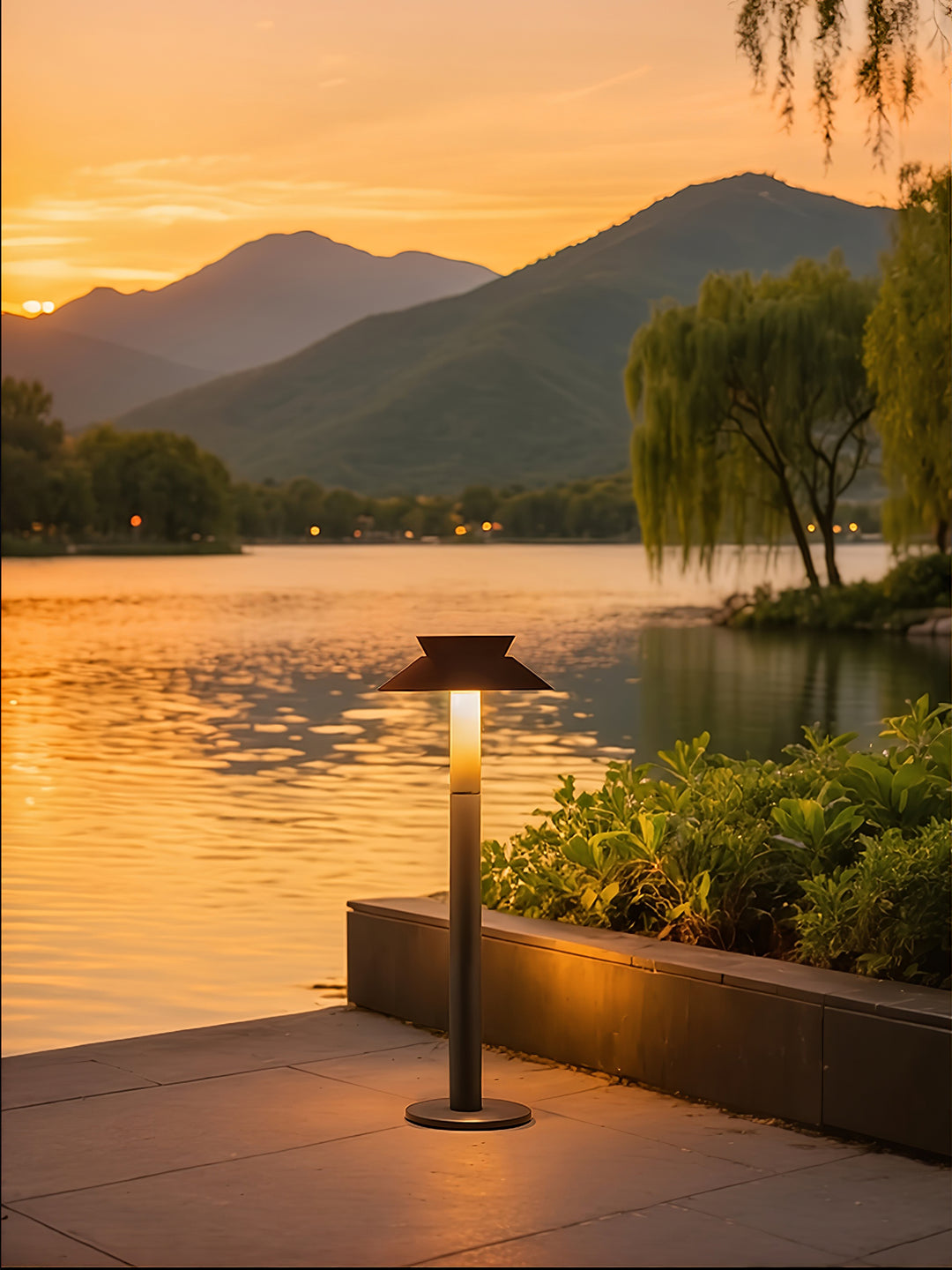 Halo Stem Outdoor Path Light - Vakkerlight