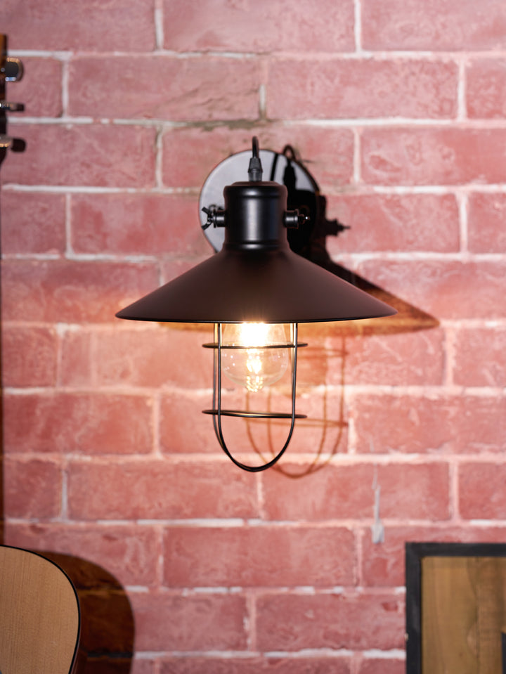 Harbour Industrial Wall Light - Vakkerlight