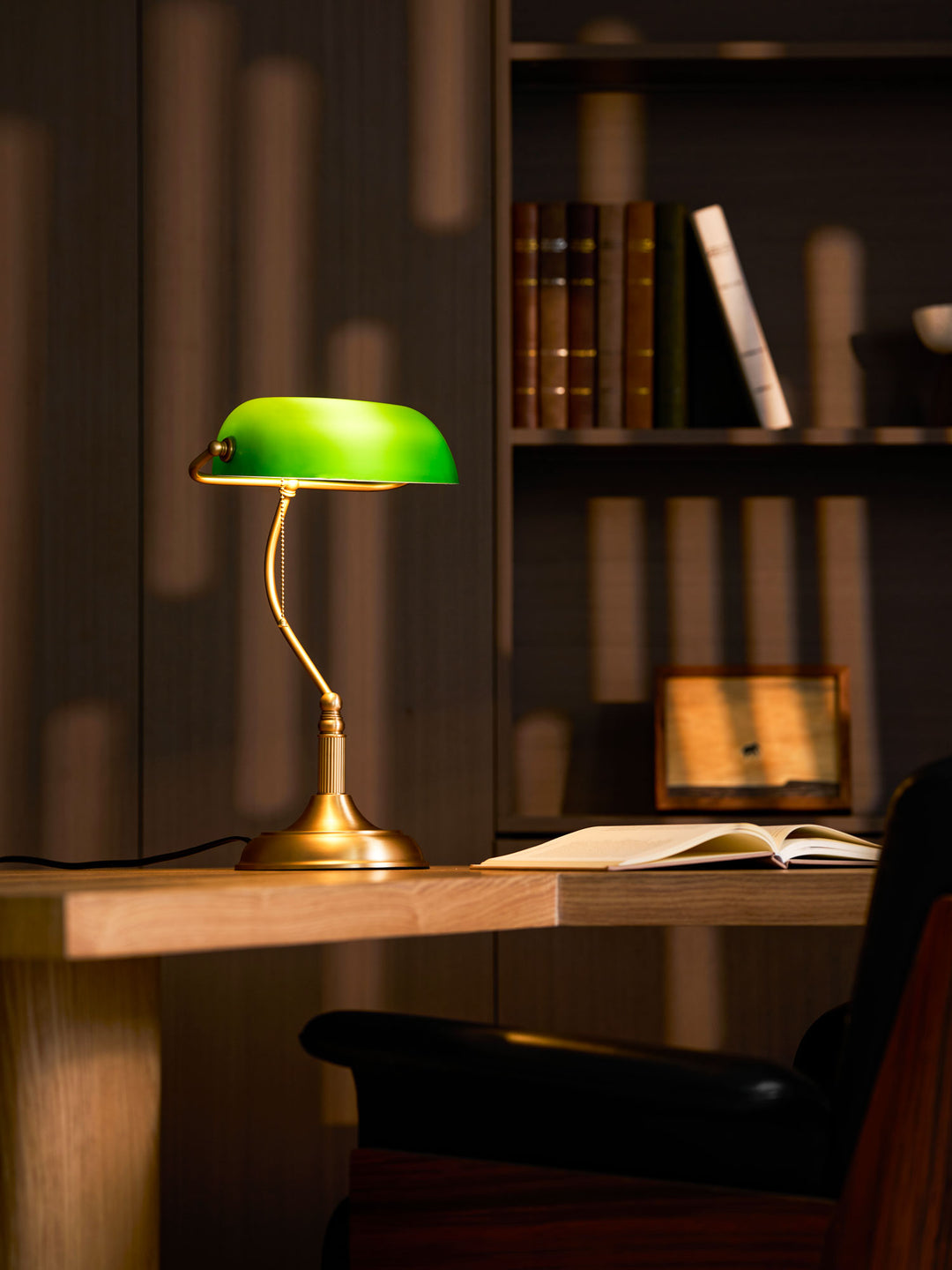 Harrison Banker Table Lamp - Vakkerlight