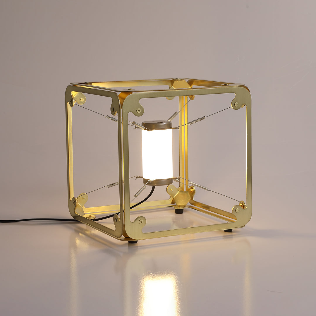 Hyperqube Tischlampe