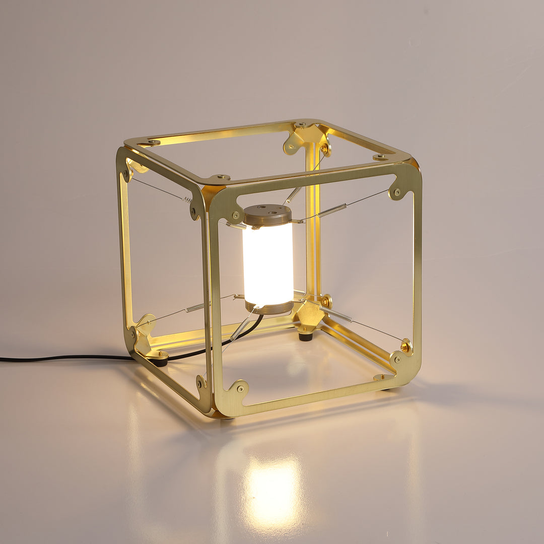 Hyperqube Tischlampe