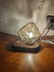 Tafellamp van ijssteenglas
