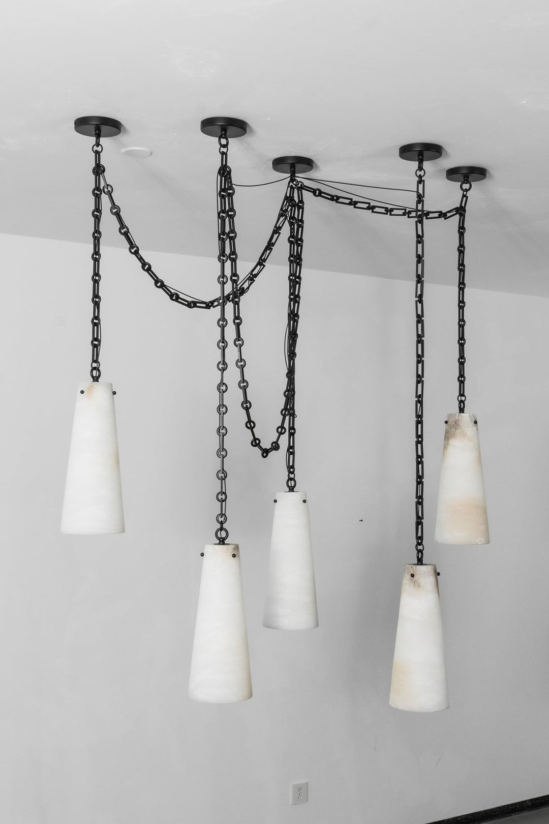 Industrial Cascade Chain Chandelier - Vakkerlight