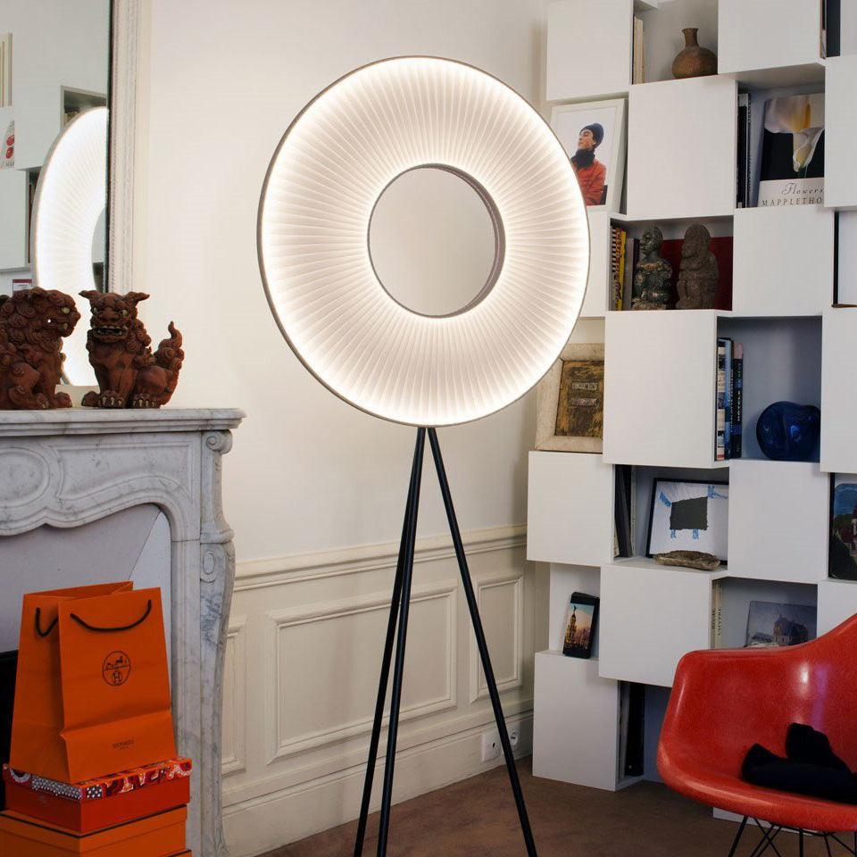 Iris Floor Lamp - Vakkerlight