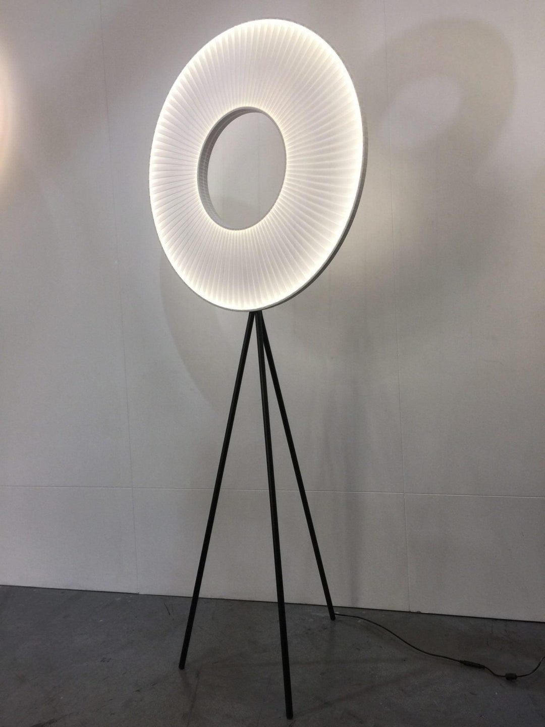 Iris Floor Lamp - Vakkerlight