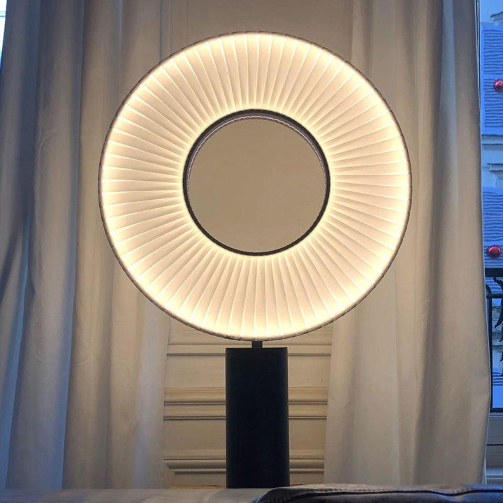 Iris Table Lamp - Vakkerlight