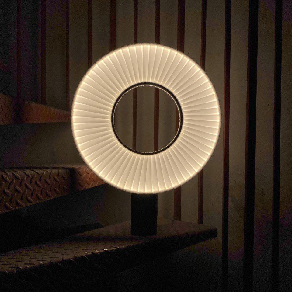 Iris Table Lamp - Vakkerlight