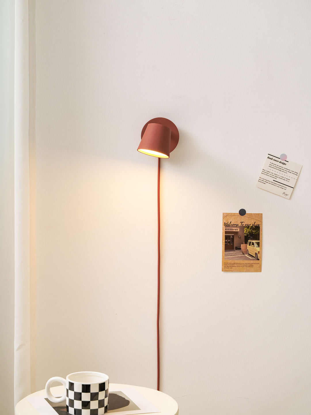 Tip Plug-In Wandleuchte