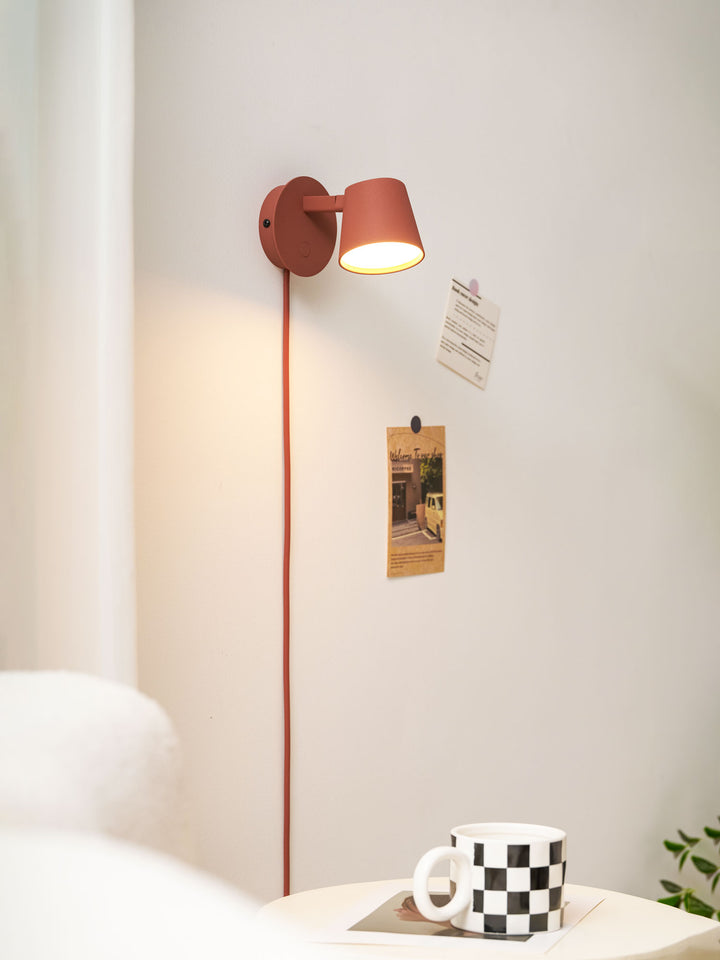 Tip Plug-In Wandleuchte