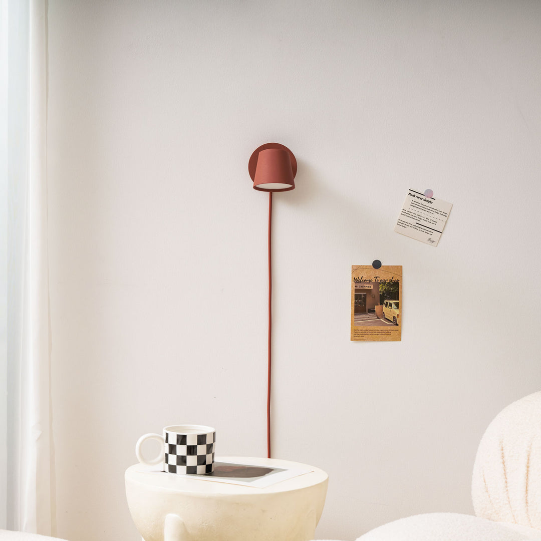 Tip Plug-In Wandleuchte