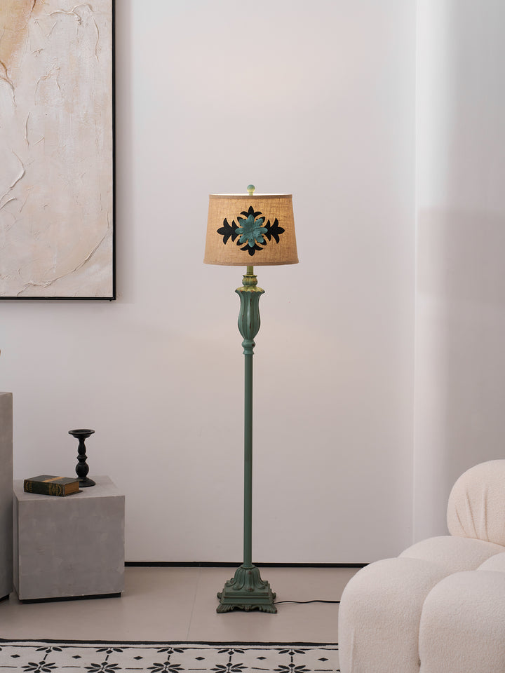 Lark Floor Lamp - Vakkerlight