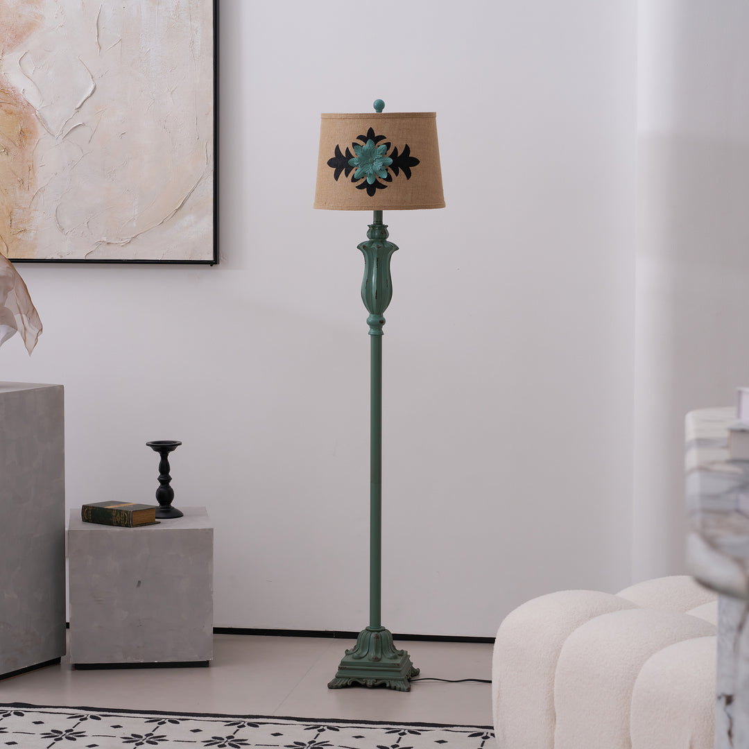 Lark Floor Lamp - Vakkerlight