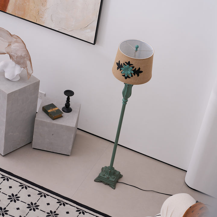 Lark Floor Lamp - Vakkerlight