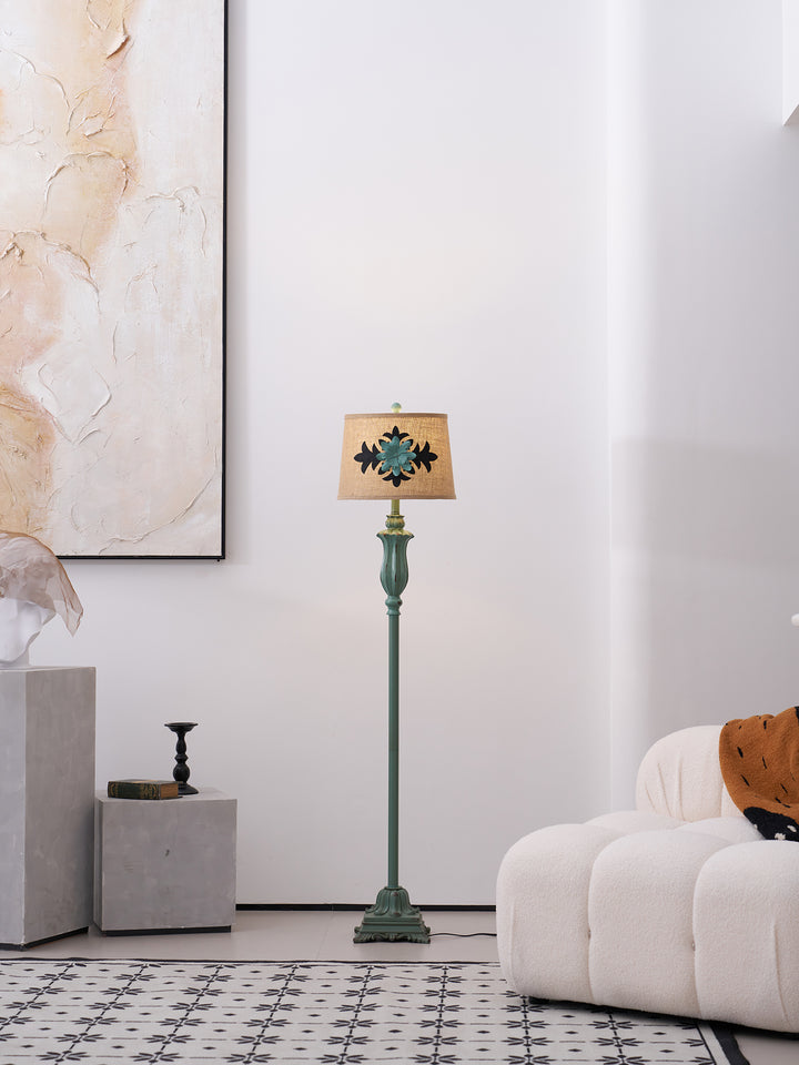 Lark Floor Lamp - Vakkerlight