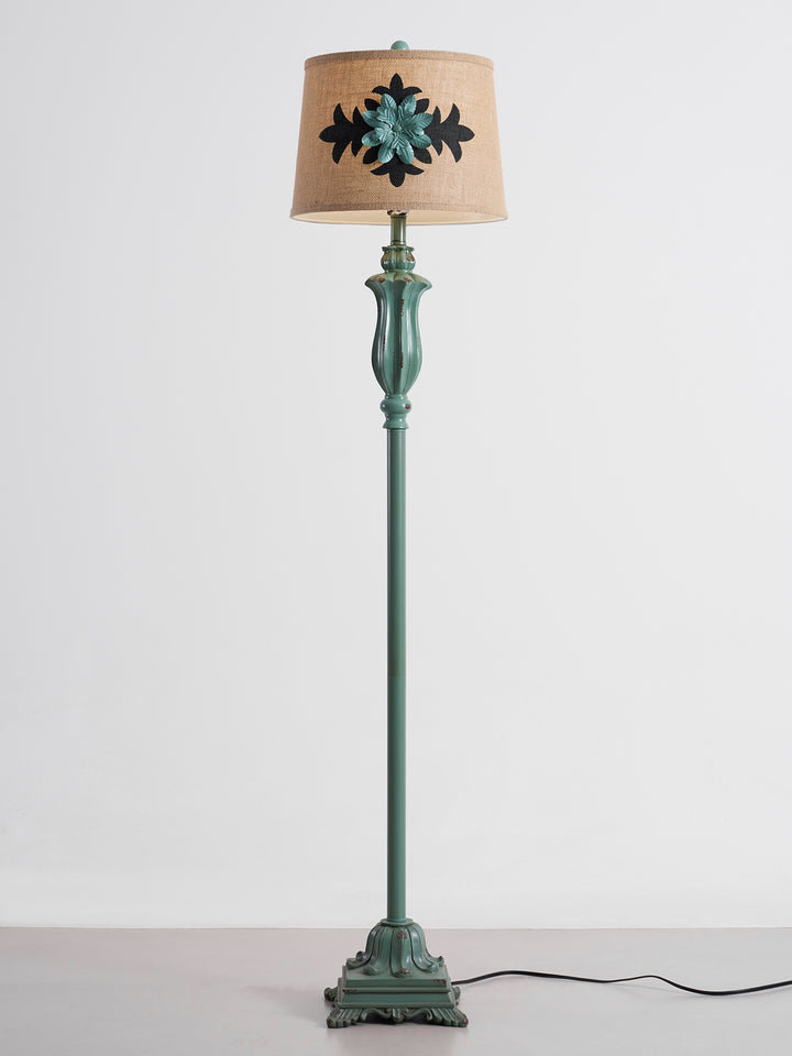 Lark Floor Lamp - Vakkerlight