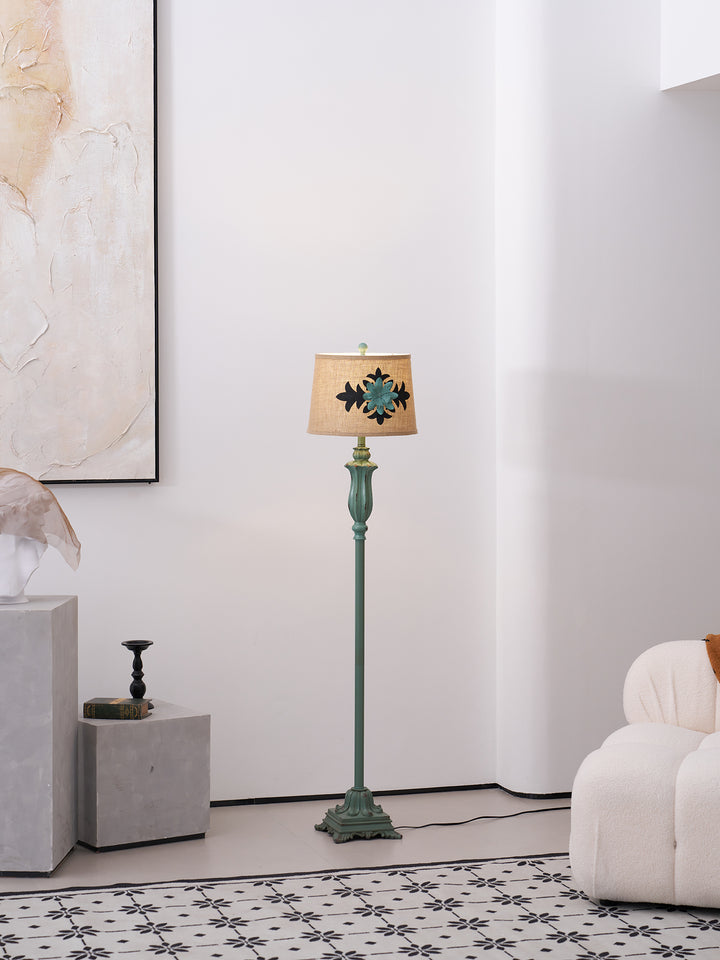 Lark Floor Lamp - Vakkerlight