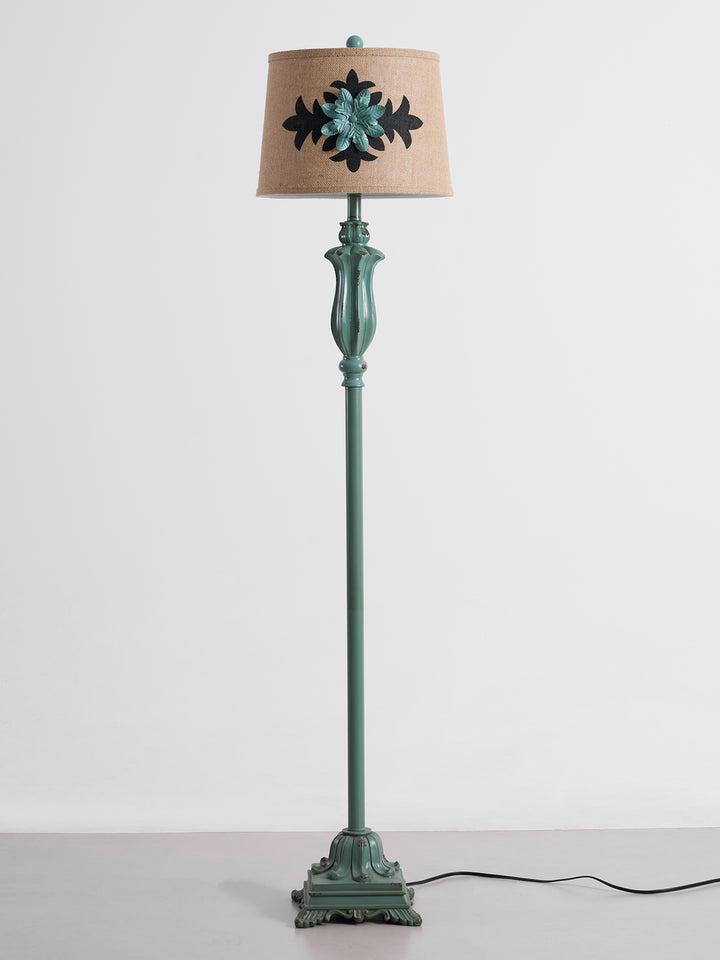 Lark Floor Lamp - Vakkerlight