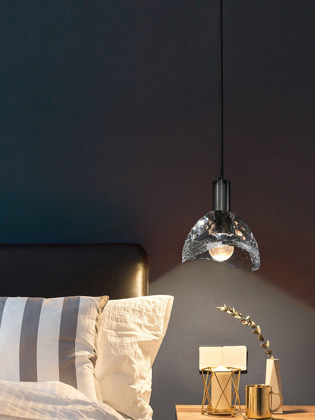 Latham Glass Pendant Lamp - Vakkerlight