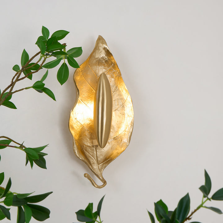 Leaf Brass Wall Lamp