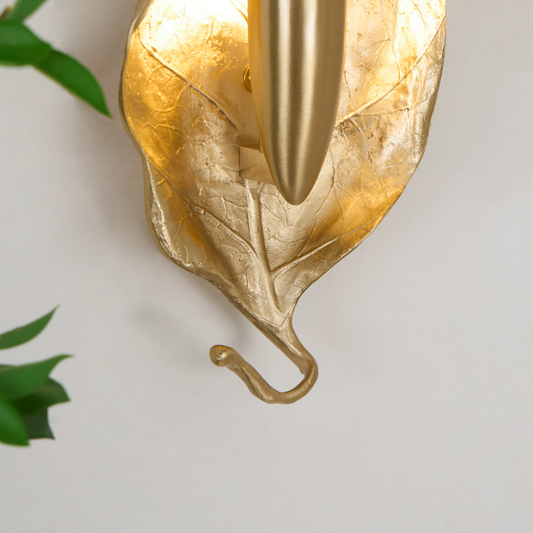 Leaf Brass Wall Lamp