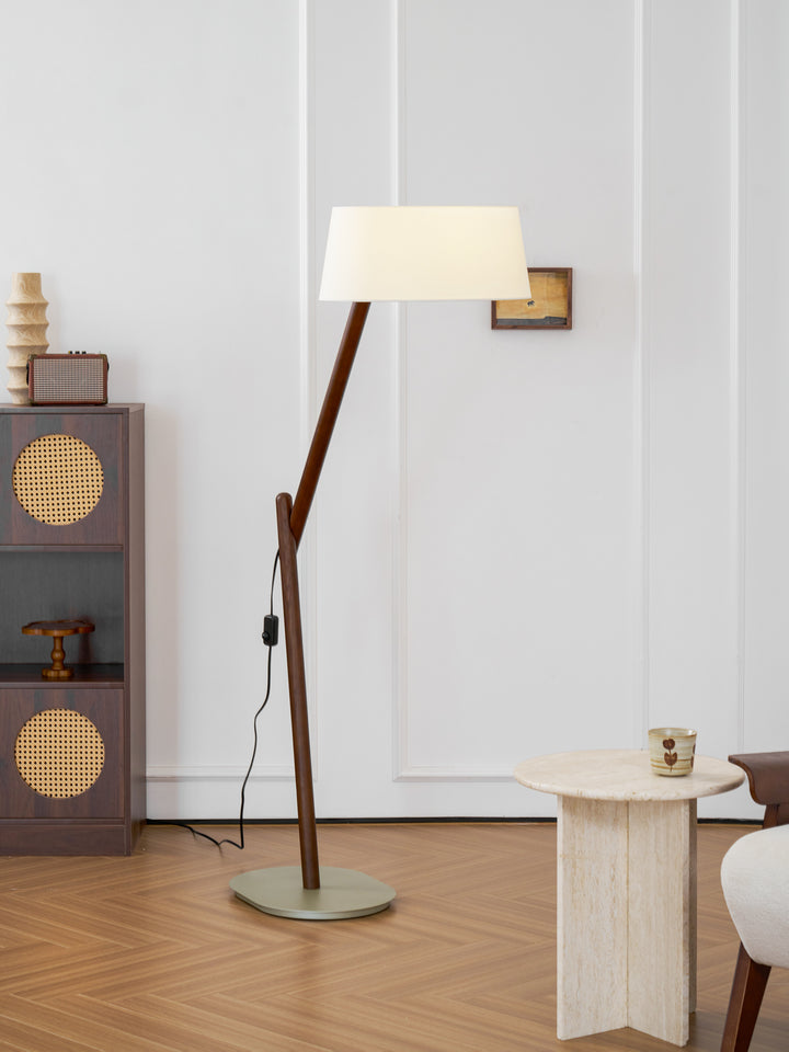 Lean Pivot Floor Lamp - Vakkerlight