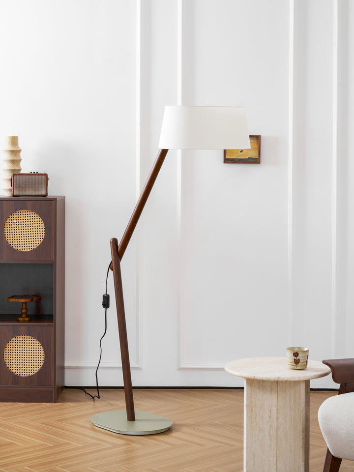 Lean Pivot Floor Lamp - Vakkerlight