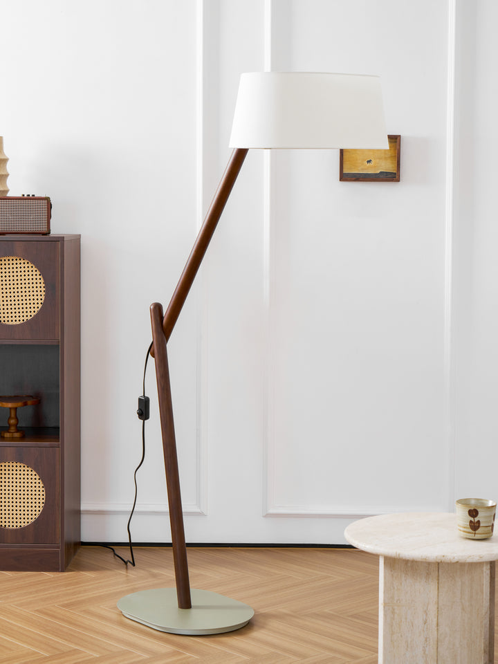 Lean Pivot Floor Lamp - Vakkerlight