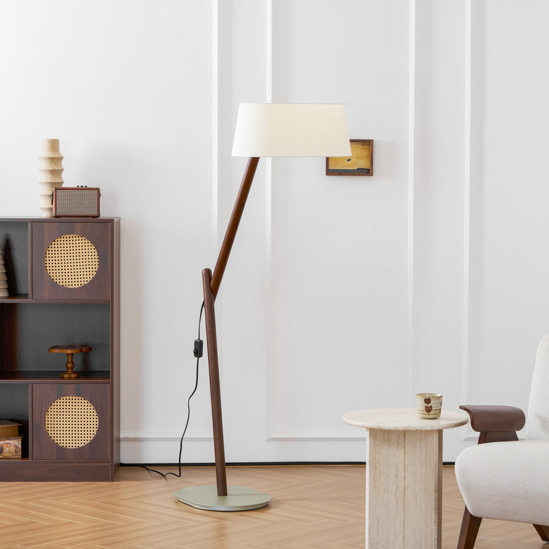Lean Pivot Floor Lamp - Vakkerlight