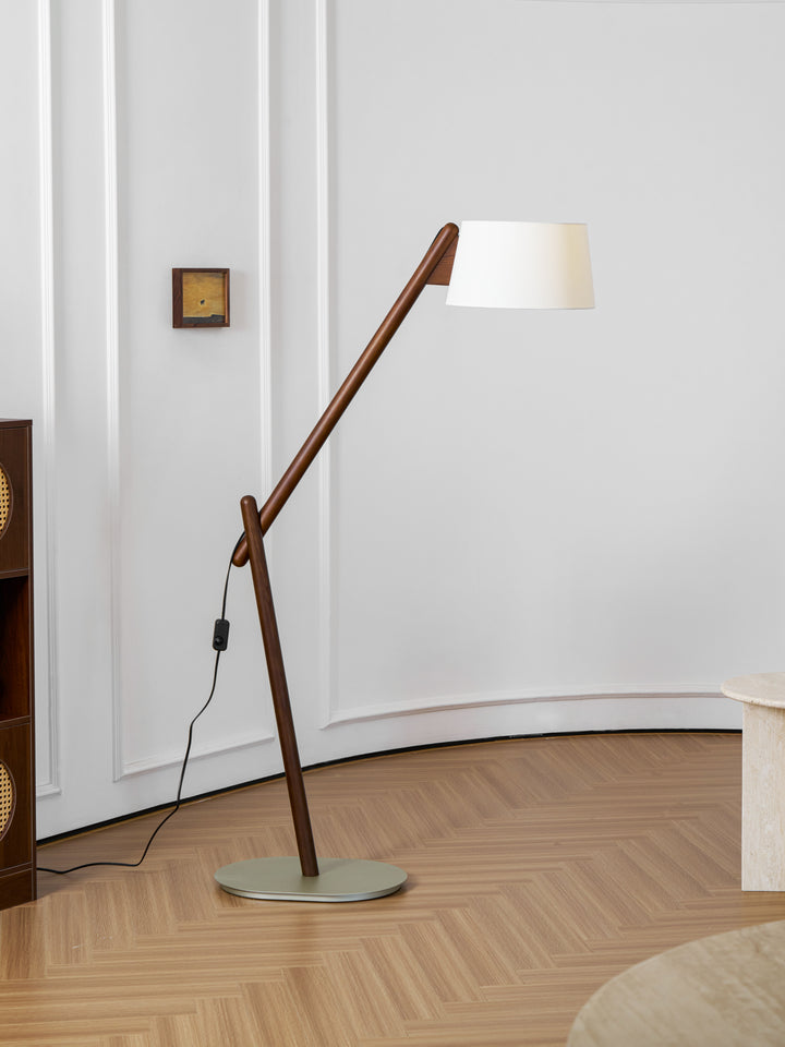 Lean Pivot Floor Lamp - Vakkerlight
