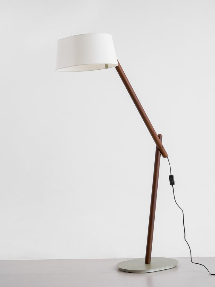 Lean Pivot Floor Lamp - Vakkerlight