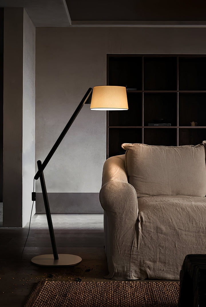 Lean Pivot Floor Lamp - Vakkerlight