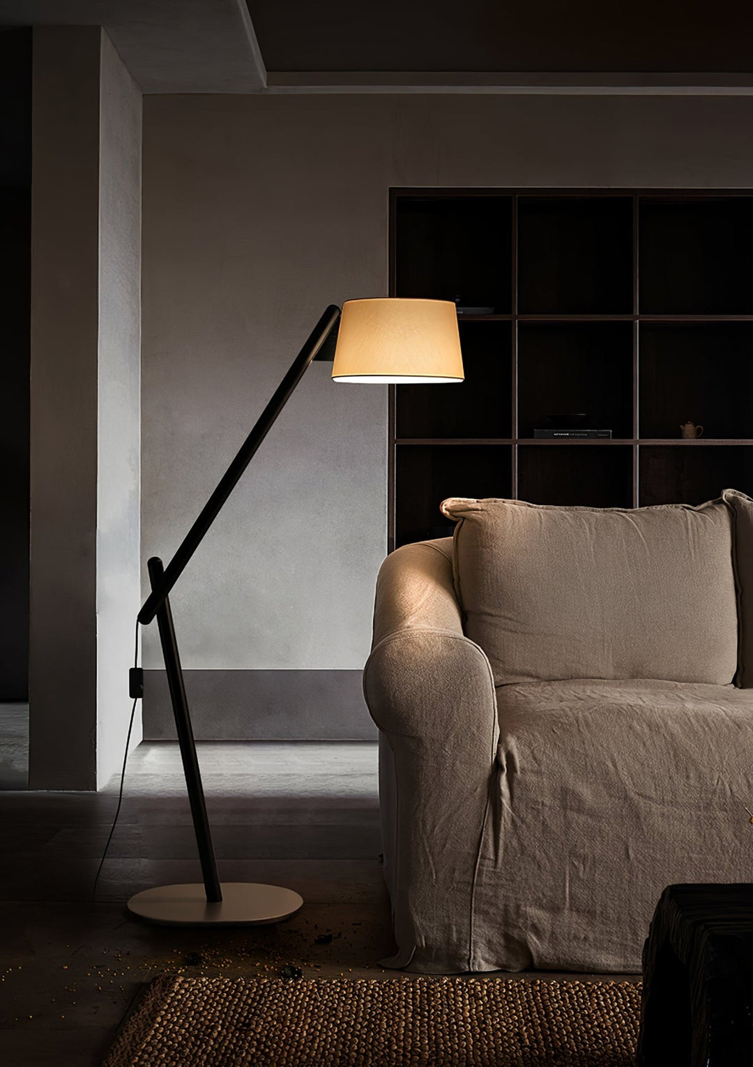 Lean Pivot Floor Lamp - Vakkerlight