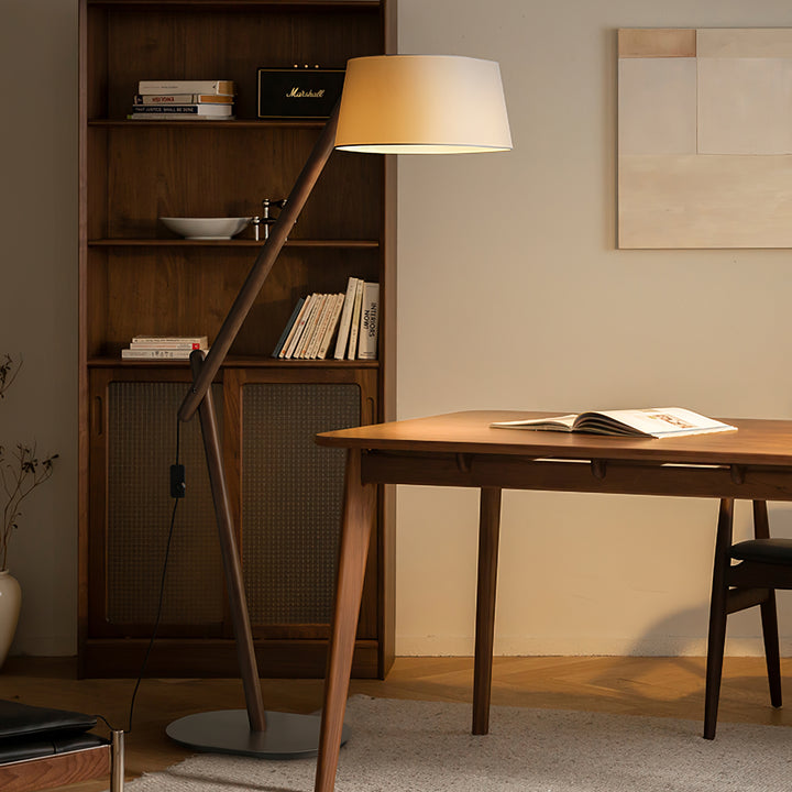 Lean Pivot Floor Lamp - Vakkerlight