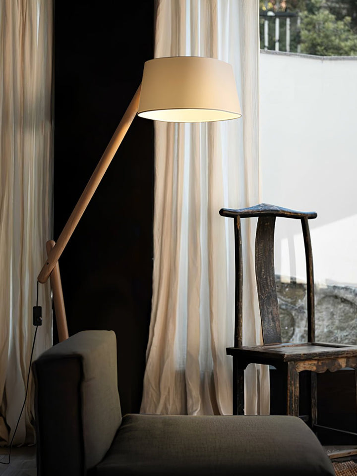 Lean Pivot Floor Lamp - Vakkerlight