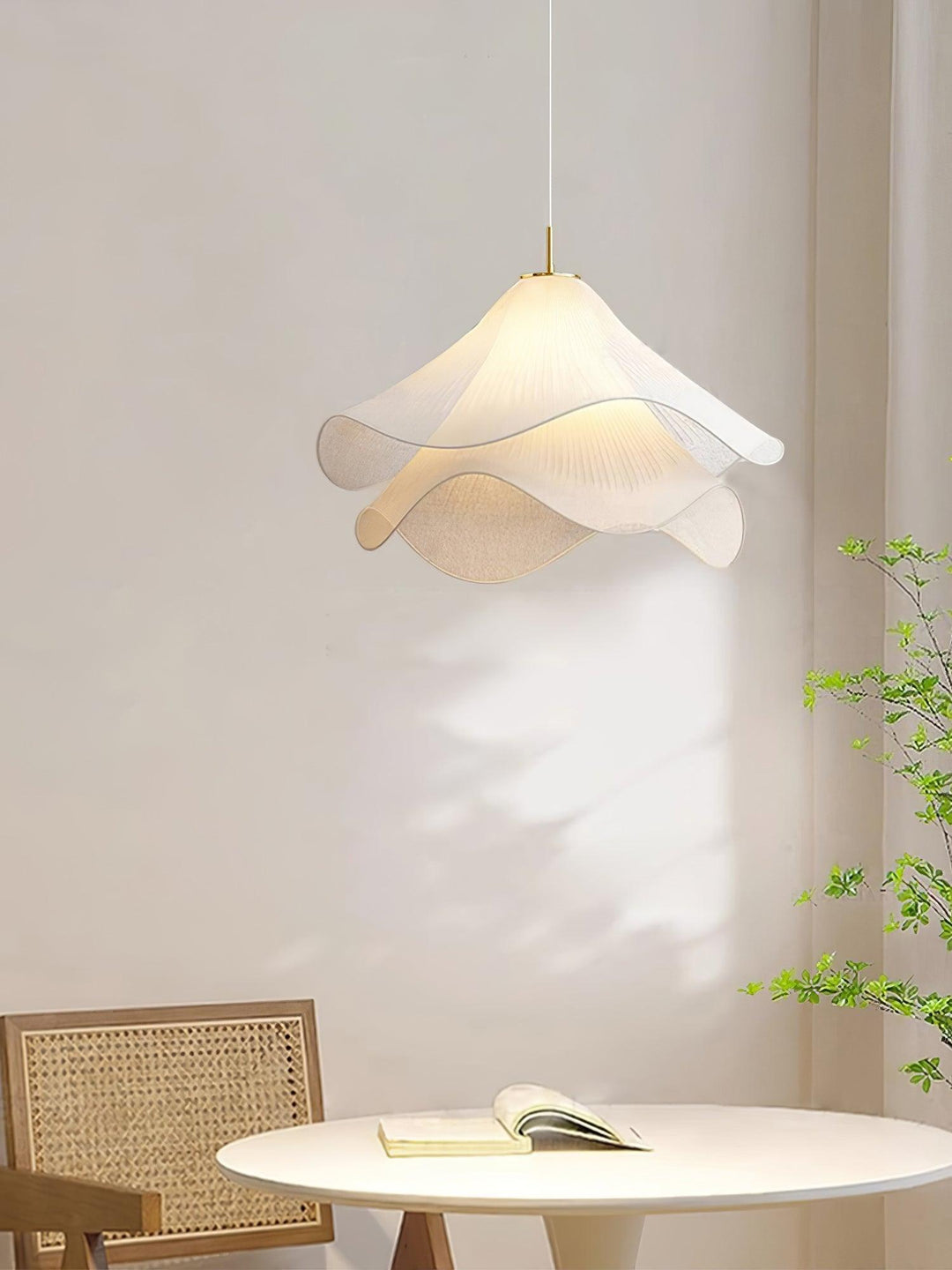 Ethereal Bloom Pendant Light - Vakkerlight