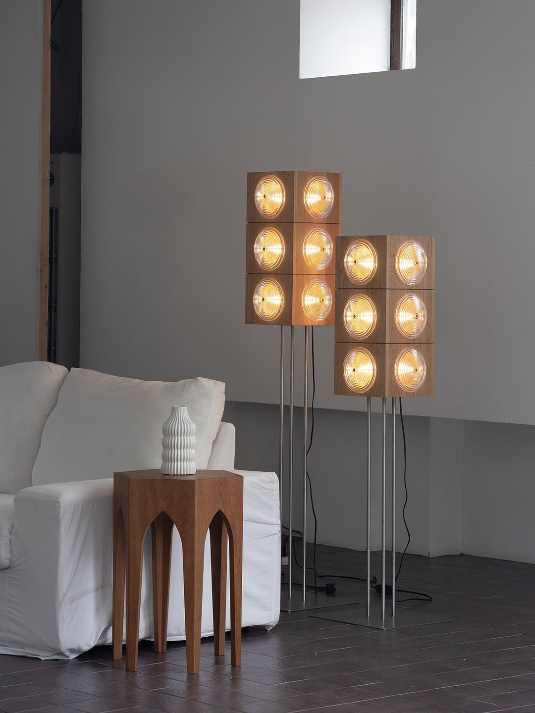 Cinematic Lightbox Camera Floor Lamp - Vakkerlight