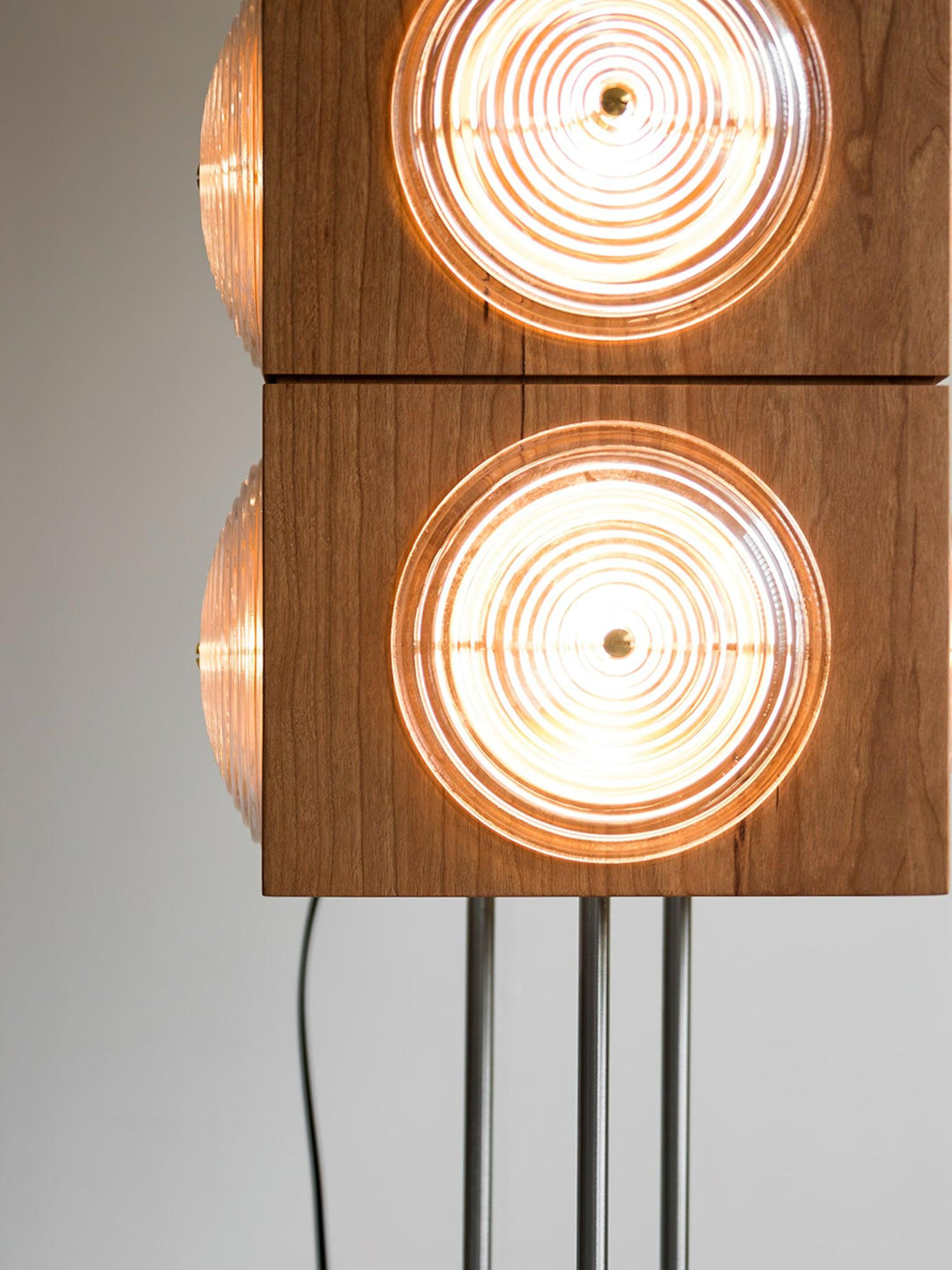 Cinematic Lightbox Camera Floor Lamp - Vakkerlight