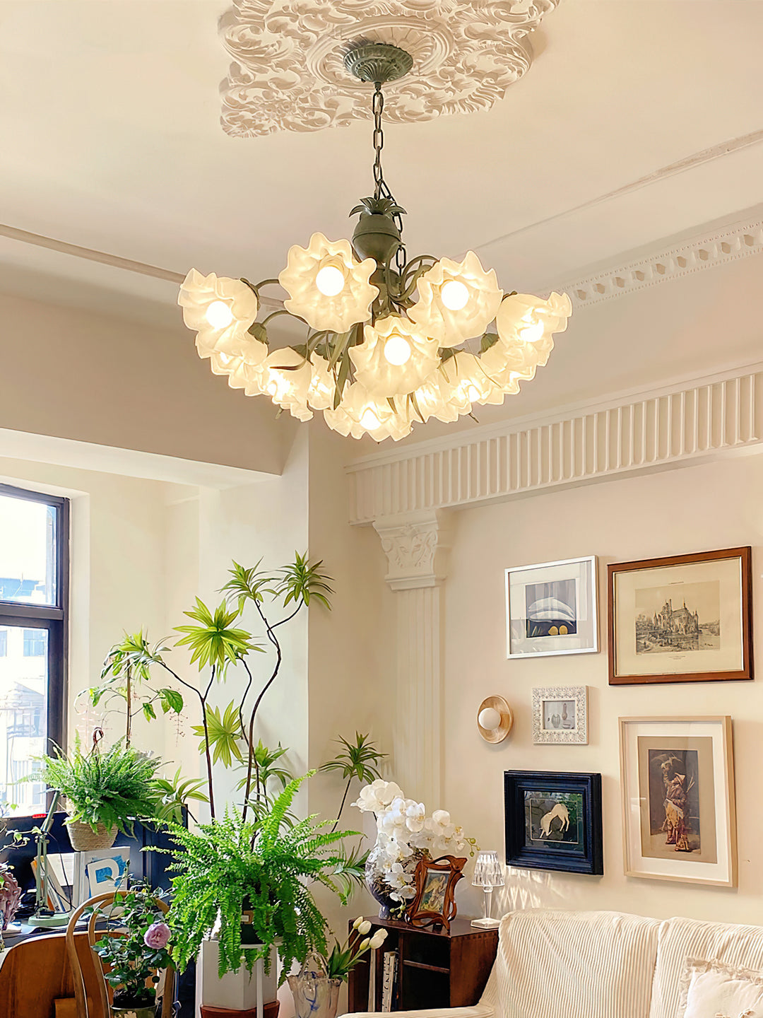 Lily of the Valley Flower Chandelier - Vakkerlight