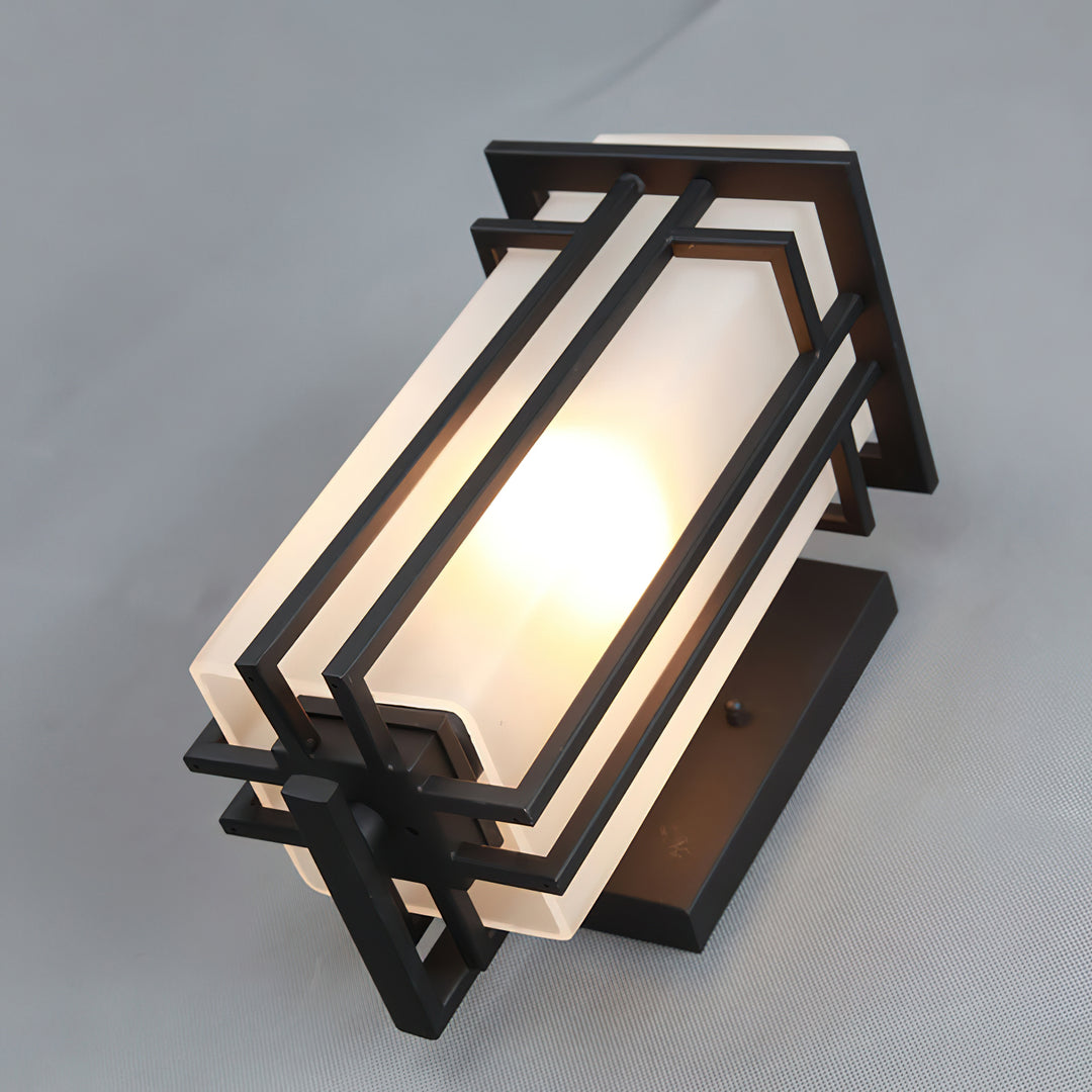 Linden Outdoor Wall Lamp