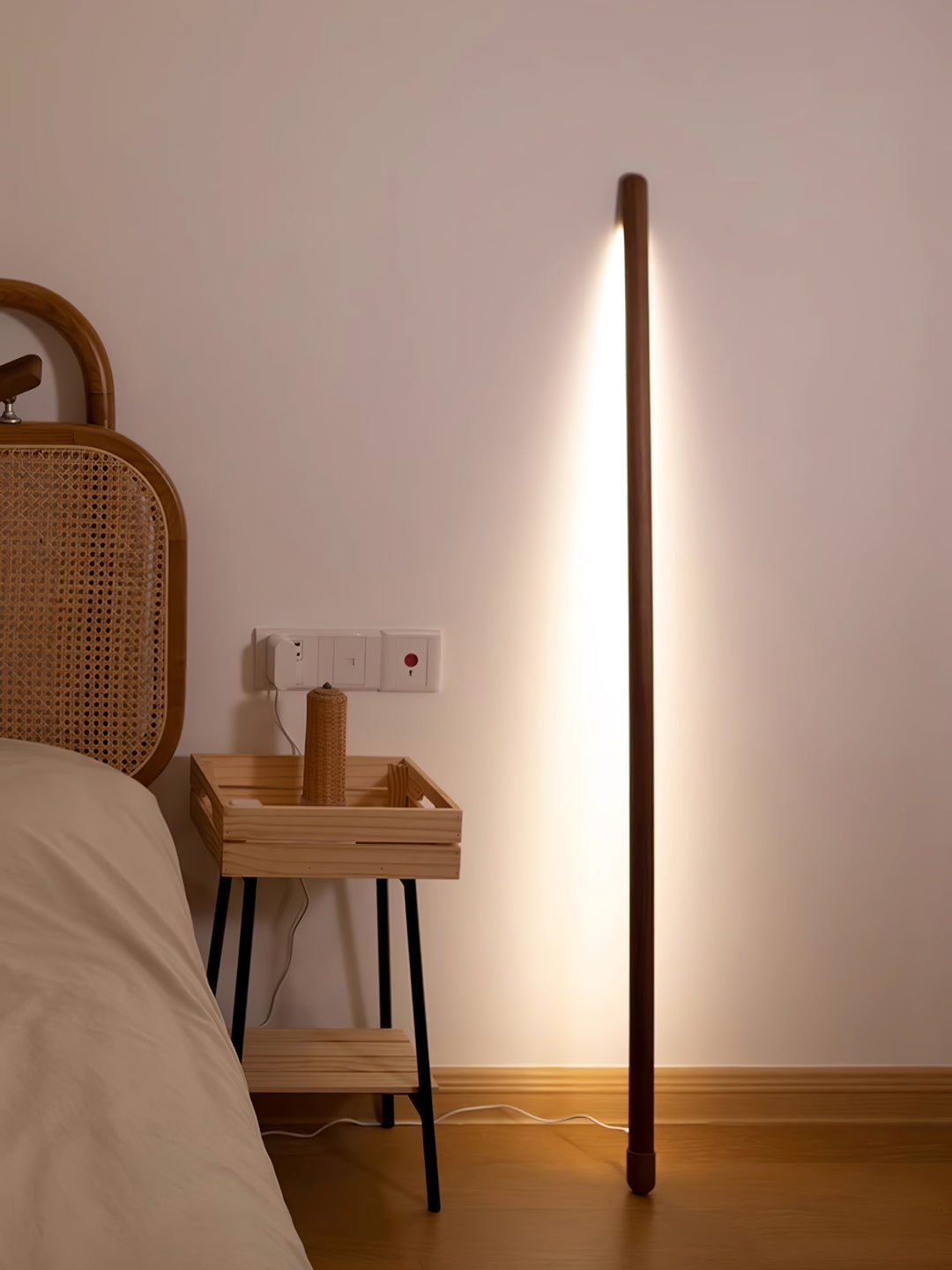 Line Assist Ambience Floor Lamp - Vakkerlight