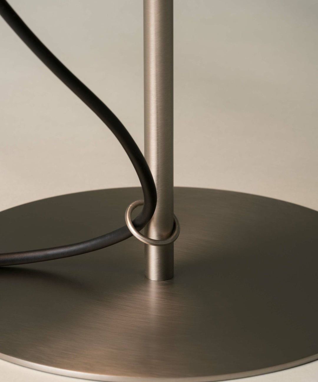 Lino Arc Table Lamp - Vakkerlight