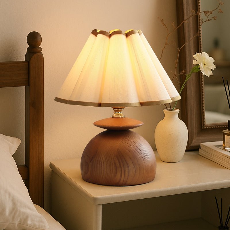 Liora Pleated Table Lamp - Vakkerlight