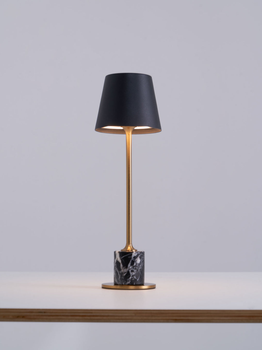 Lirio Mini Marble Table Lamp - Vakkerlight